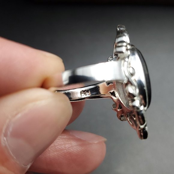 Size 7 Sterling Silver Bright Fancy Oval Black Stone Ring - Picture 3 of 7